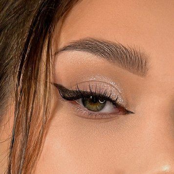 Czysta forma i wyrazistość koloryzacji brwi farbą w sklepie internetowym Beauty Hunter