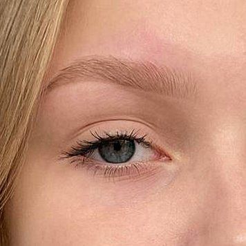 Delikatne kolorowanie farbą z naturalną grafiką w sklepie internetowym Beauty Hunter
