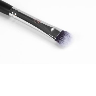 Кисть для теней и консилера CTR W0177 черная в интернет магазине Beauty Hunter
