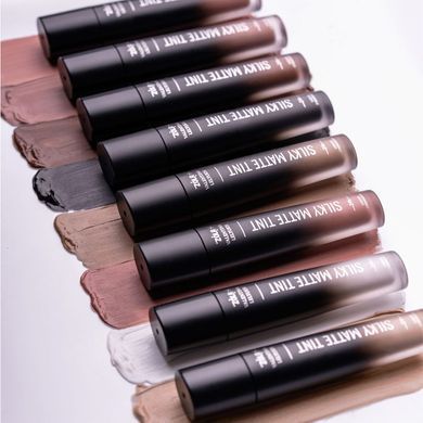 ZOLA x Valentina Lelyukh Silky Matte Tint Liquid Eyeshadow 04 Sandstone w sklepie internetowym Beauty Hunter